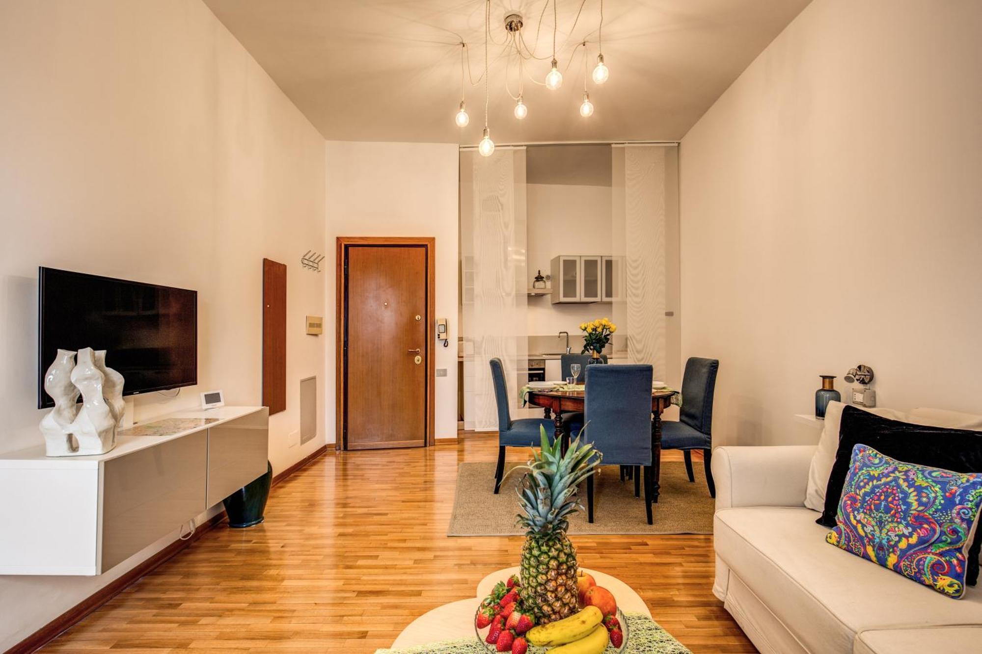 Elegant Apartment Behind The Colosseum Рим Екстериор снимка