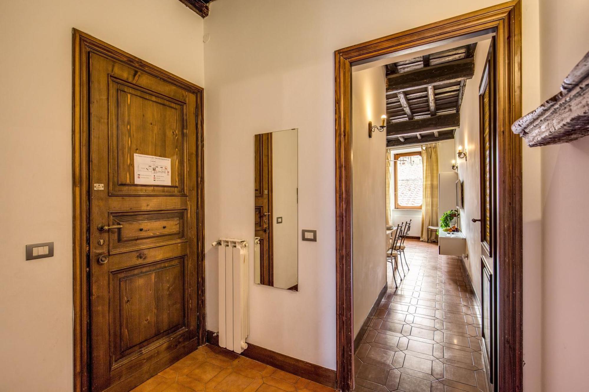 Elegant Apartment Behind The Colosseum Рим Екстериор снимка