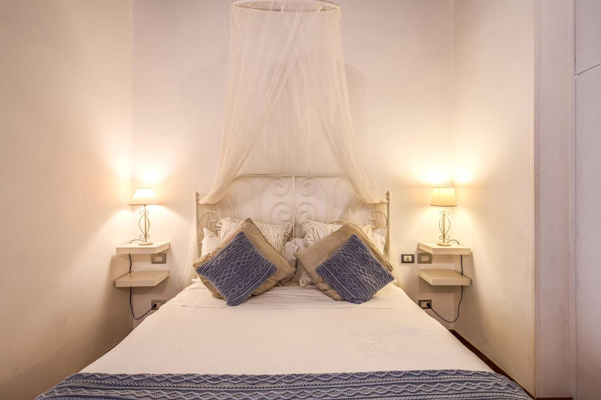 Elegant Apartment Behind The Colosseum Рим Екстериор снимка