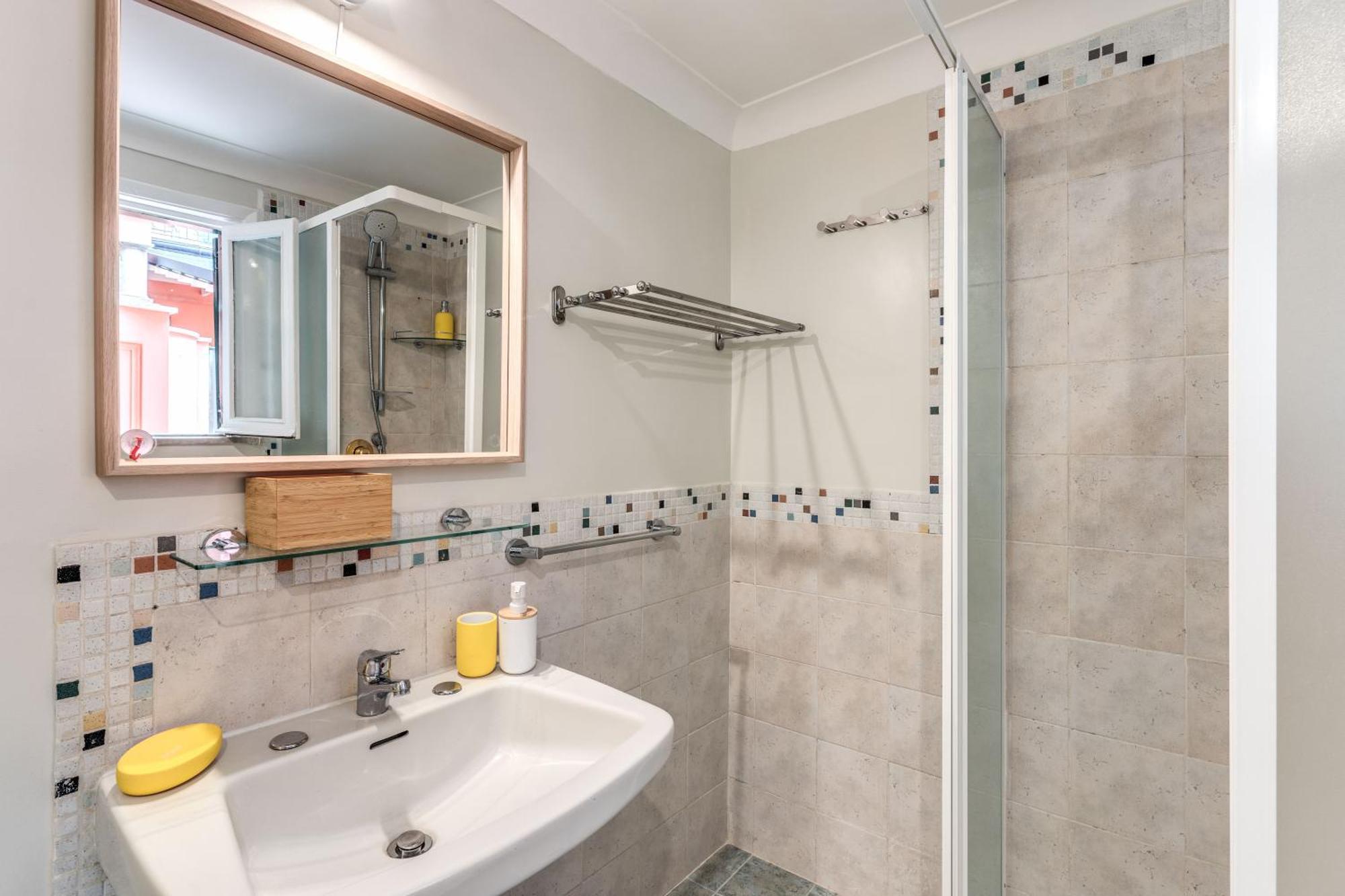 Elegant Apartment Behind The Colosseum Рим Екстериор снимка