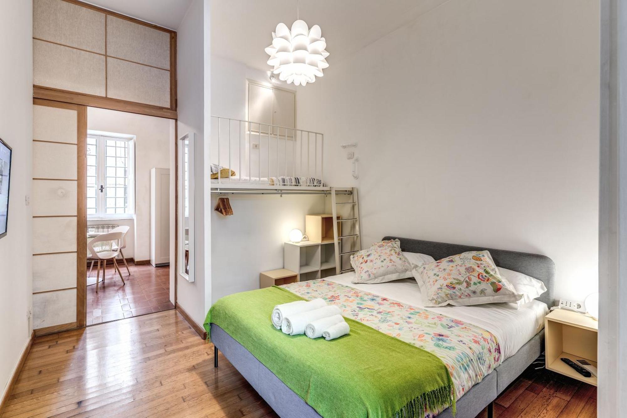 Elegant Apartment Behind The Colosseum Рим Екстериор снимка