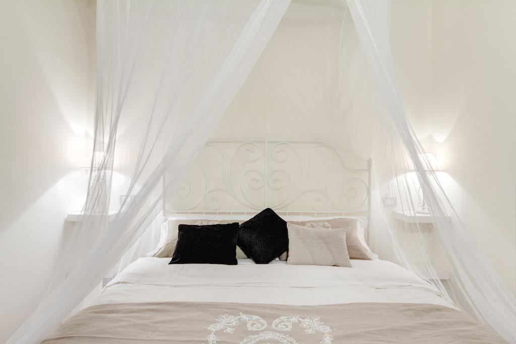 Elegant Apartment Behind The Colosseum Рим Стая снимка