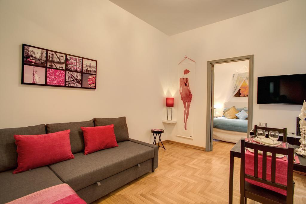 Elegant Apartment Behind The Colosseum Рим Екстериор снимка