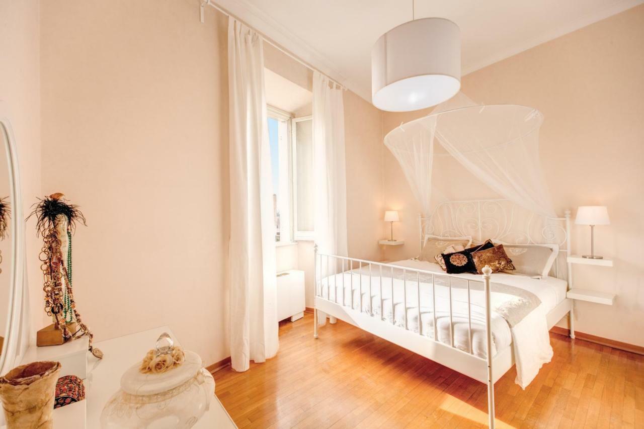 Elegant Apartment Behind The Colosseum Рим Стая снимка
