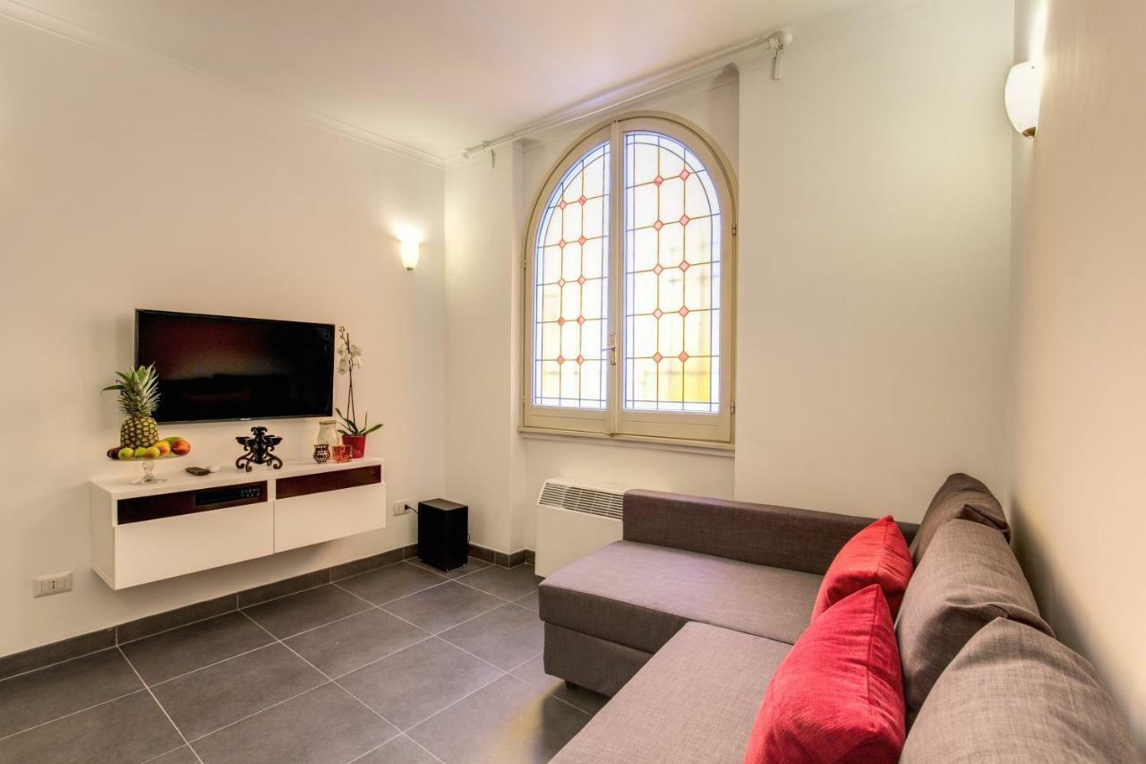 Elegant Apartment Behind The Colosseum Рим Екстериор снимка