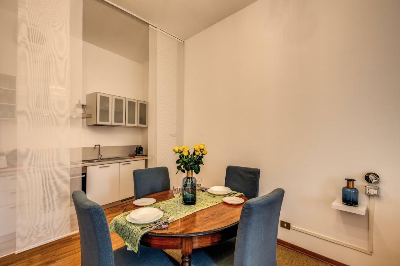 Elegant Apartment Behind The Colosseum Рим Екстериор снимка