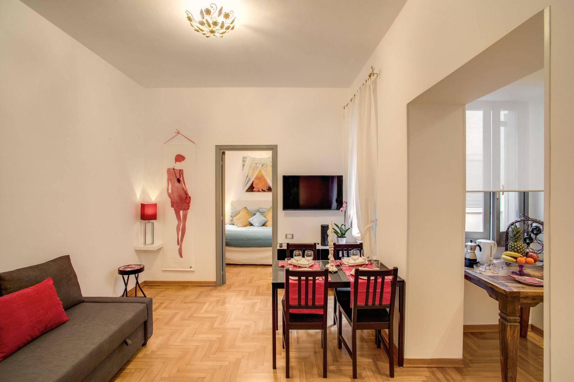 Elegant Apartment Behind The Colosseum Рим Екстериор снимка